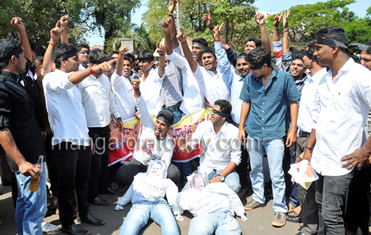 Mangalore Bundh against Yettinahole Project in Mangalore
